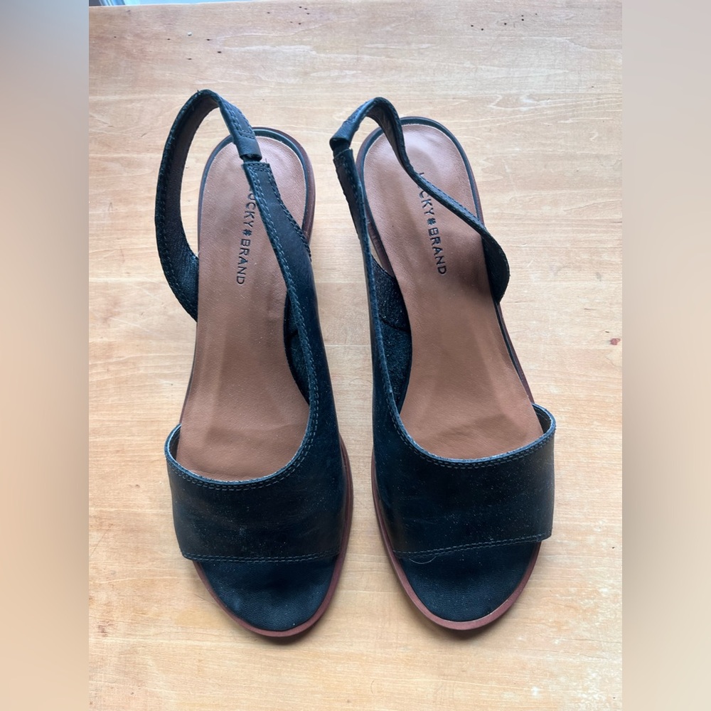 Lucky Brand Safello Sandal Like new! Size 9M